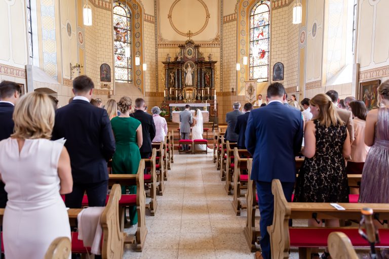 Kirchliche Trauung Maria Himmelfahrt in Bombogen, Andrea Schenke Photography, Hochzeitsfotografin Wittlich
