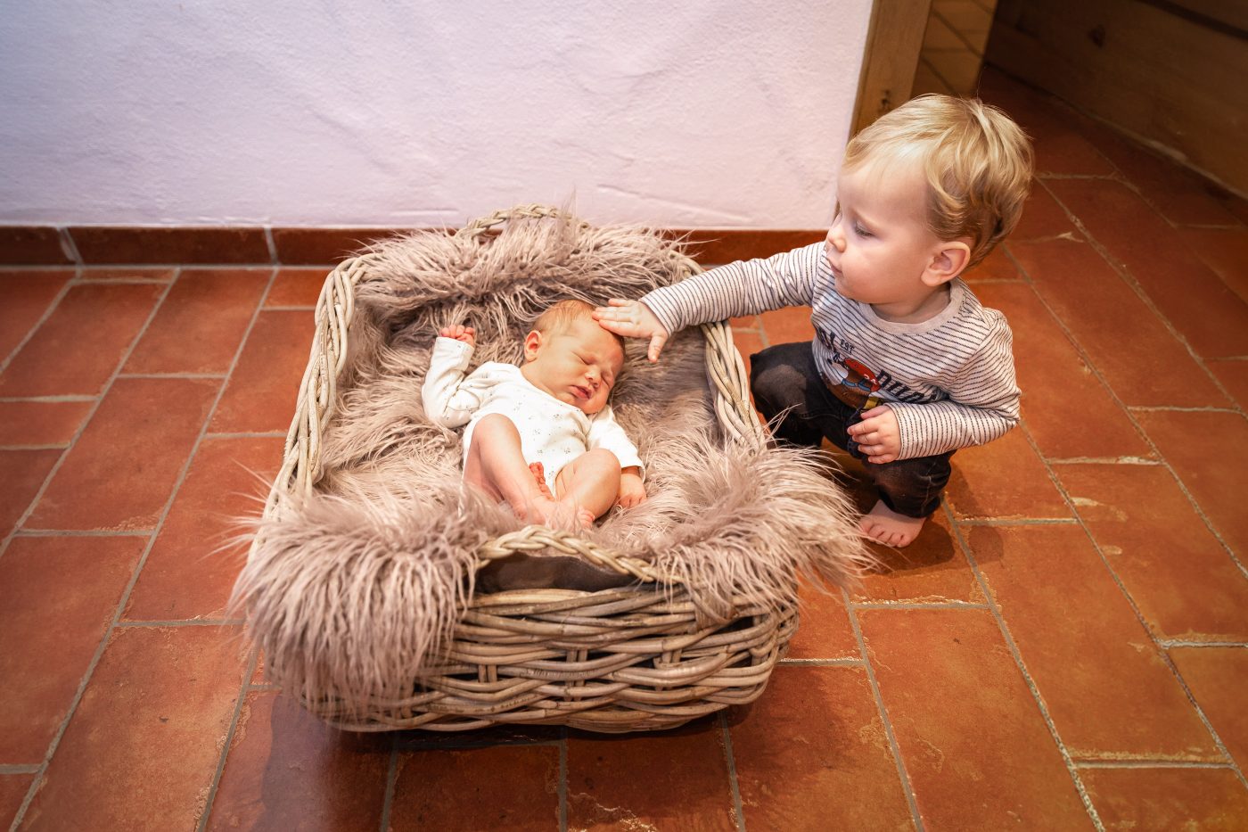 Newborn Session und Geschwisterkind, ANdrea Schenke Photography, Newborn Fotosession, Fotografin Wittlich