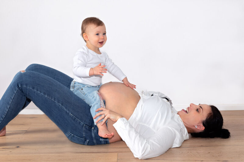 Babybauch, Schwangerschafts Fotosession, Andrea Schenke Photography, Fotografin Wittlich