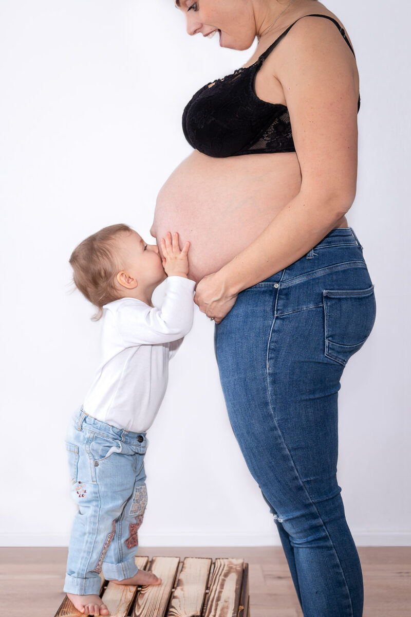 Babybauch, Schwangerschafts Fotosession, Andrea Schenke Photography, Fotografin Wittlich