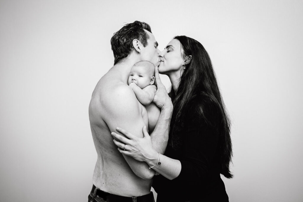 Newborn-Homestory, Baby und Hund, Andrea Schenke Photography, Fotografin Wittlich