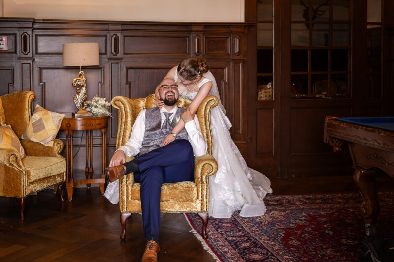 Hochzeit, Schloss Lieser, Brautpaarshooting, indoor