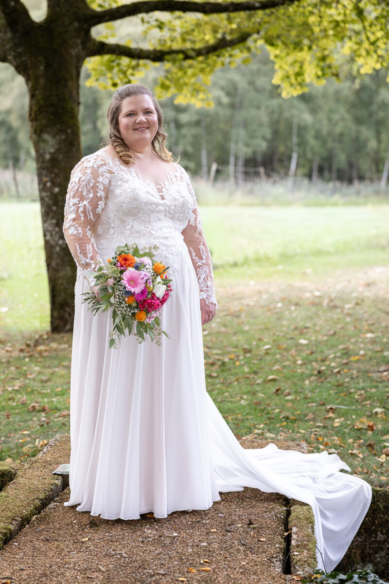 Brautshooting in Burg Bruch, Park am kleinen See, Hochzeit in Burg Bruch